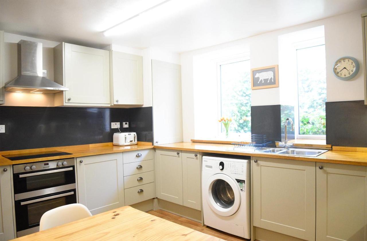 Lower Flat Hillhouse Apartment *